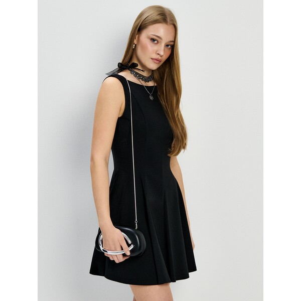 House Mała torebka kopertówka z łańcuszkiem czarna 411JF-99X