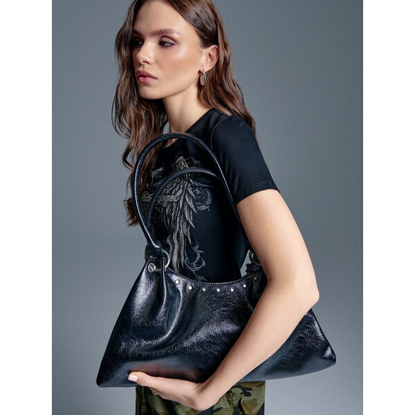 House Czarna torebka na ramię z nitami 401JF-99X