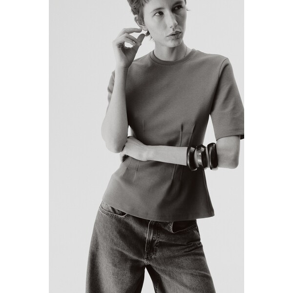 H&M Interlokowy taliowany T-shirt 1323915