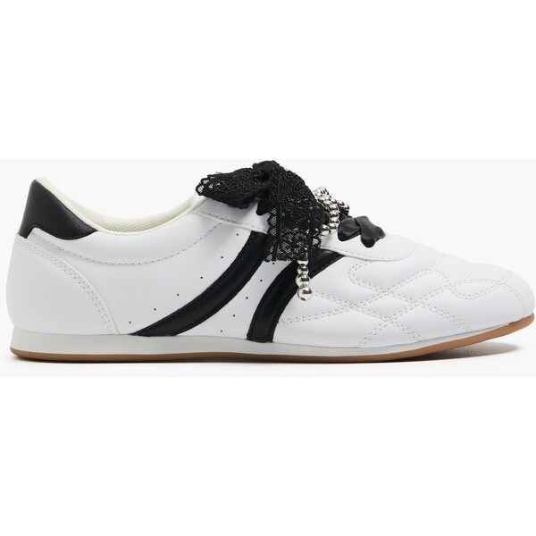 Cropp Białe sneakersy ze wstążkami 364IG-00X