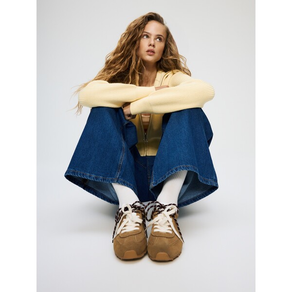 Reserved Zamszowe sneakersy 797HV-80X