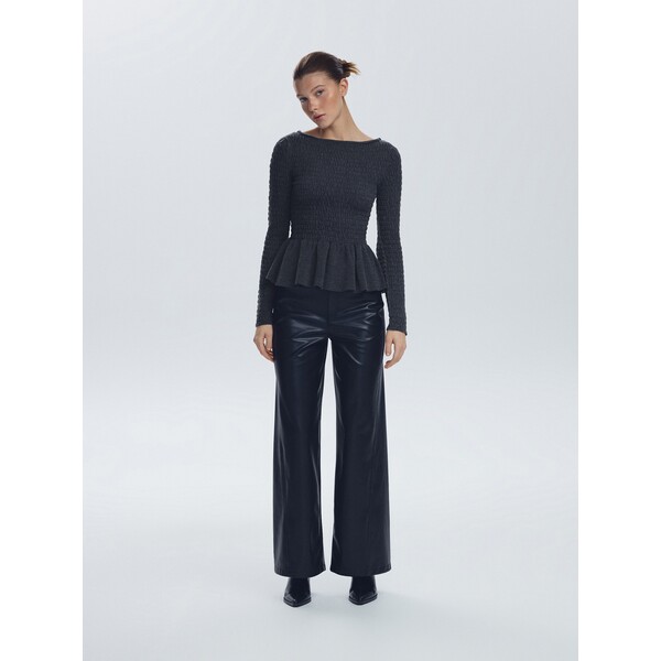 Reserved Kreszowana bluzka z baskinką 200GP-90X