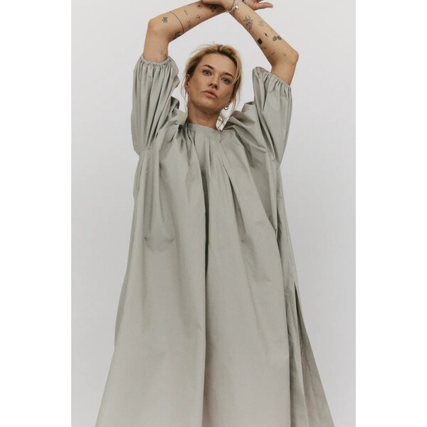 MUUV. sukienka bawełniana BUFFLE  kolor szary maxi rozkloszowana sukienka.dluga.BUFFLE