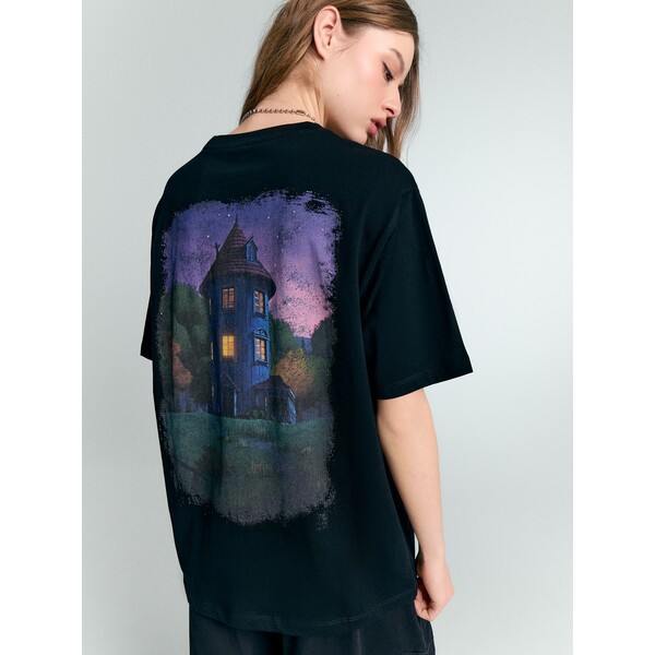 House Czarna koszulka z napisem Moomin 432IW-99X