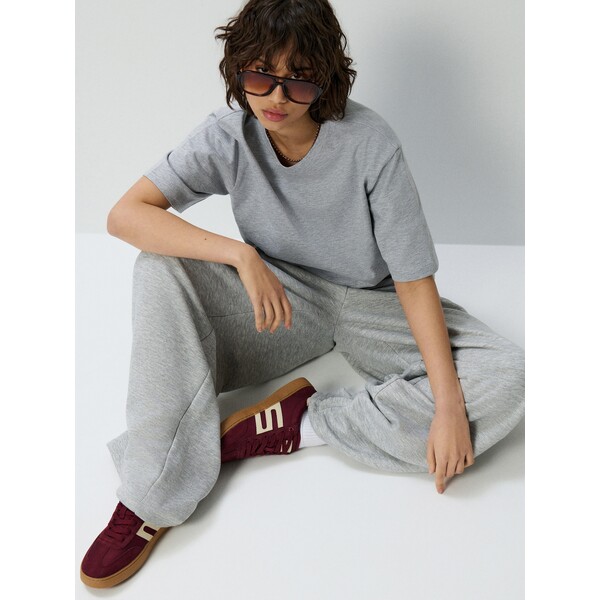 House Bordowe sneakersy z kremowymi wstawkami 381JM-83X