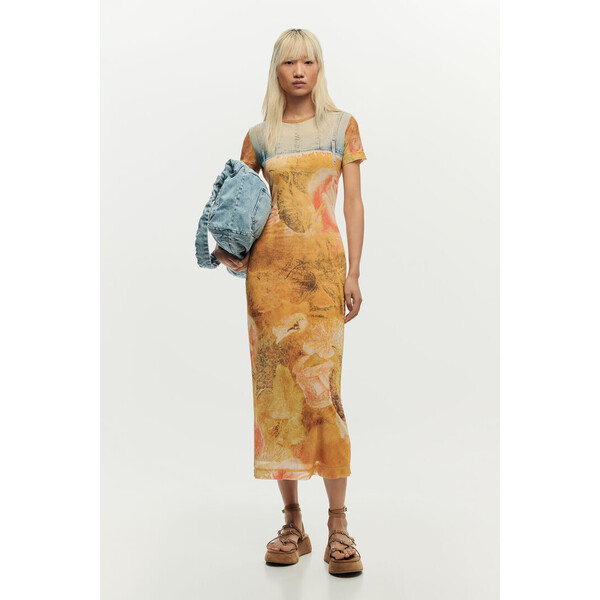 Desigual Hybrydowa dopasowana sukienka 26SWVKXH8006