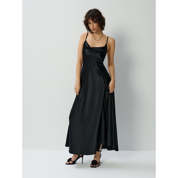 House Czarna sukienka maxi z rozcięciem na nogę 387HE-99X