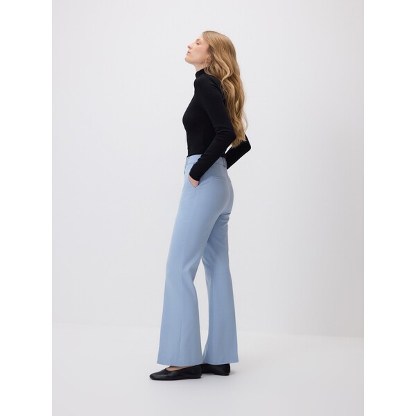 Reserved Spodnie flare z kantem 179IS-50X