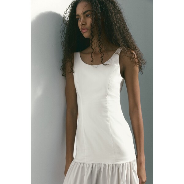H&M Rozszerzana sukienka z odkrytymi plecami 1345161