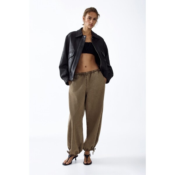 H&M Baloniaste spodnie dżinsowe 1329868