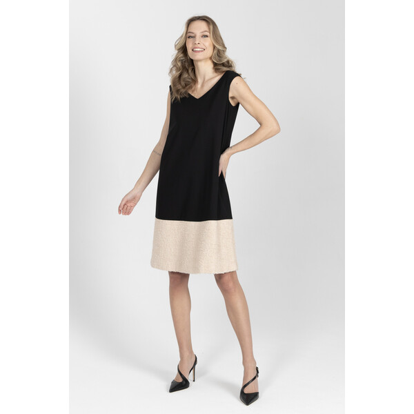 Deni Cler Elegancka czarna sukienka o linii trapezu W-DC-3240-F2-G1-91-1