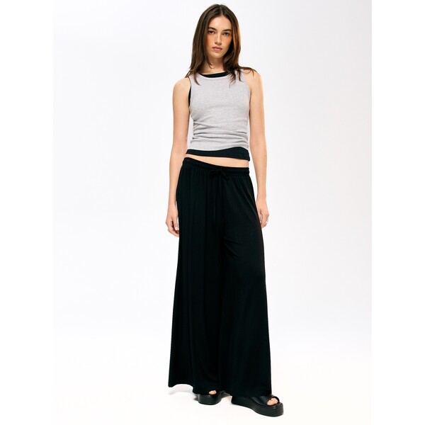 House Czarne spodnie wide leg z wiskozy 726JL-99X