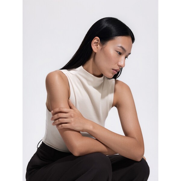 Reserved Top z modalem 339KF-08X