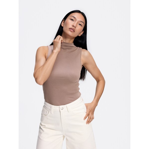Reserved Top z modalem 339KF-84X