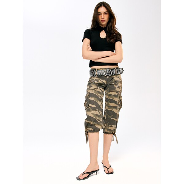 House Spodnie capri low waist we wzór camo 989LC-MC1