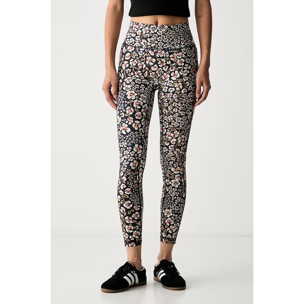 adidas legginsy sportowe damskie x Farm Rio  czarne regular waist KR0230