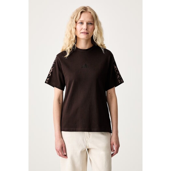 adidas T-shirt damski bawełniany Leopard Pack  brązowy KV9298