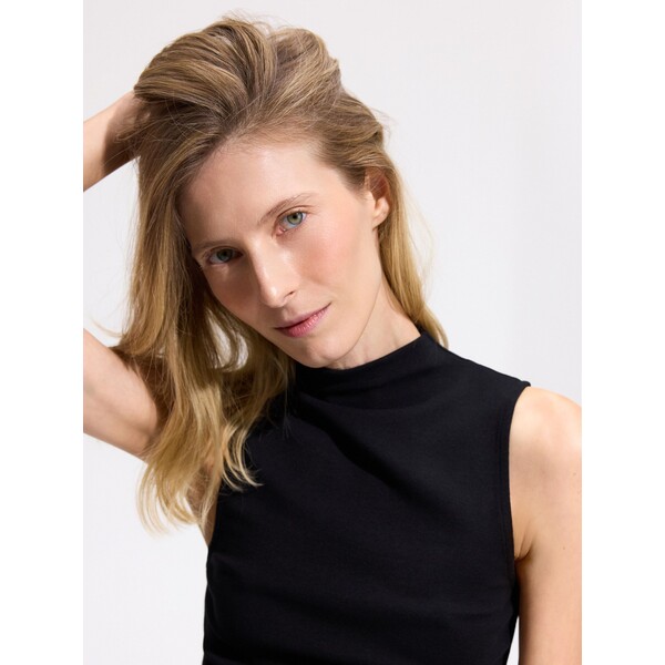 Reserved Top z modalem 339KF-99X