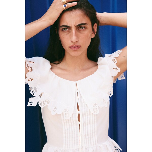H&M Bluzka z haftem angielskim i falbanami 1366224