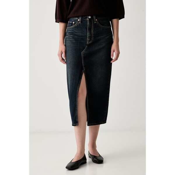 Levi's spódnica jeansowa DECON SLIT MIDI  granatowa z efektem sprania 008AF