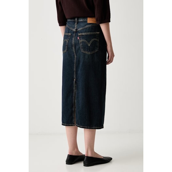 Levi's spódnica jeansowa DECON SLIT MIDI  granatowa z efektem sprania 008AF