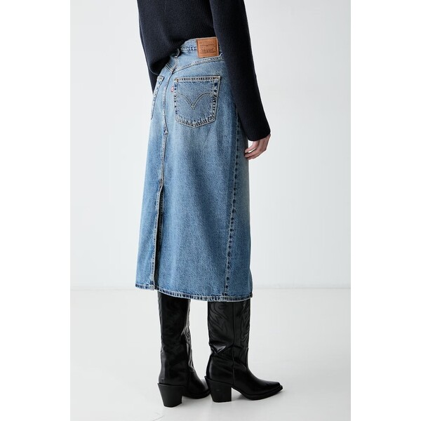 Levi's spódnica jeansowa DECON SLIT MIDI  niebieska z efektem sprania 008AF