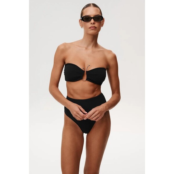 Undress Code biustonosz kąpielowy damski Dune Bikini Top  czarny 1197