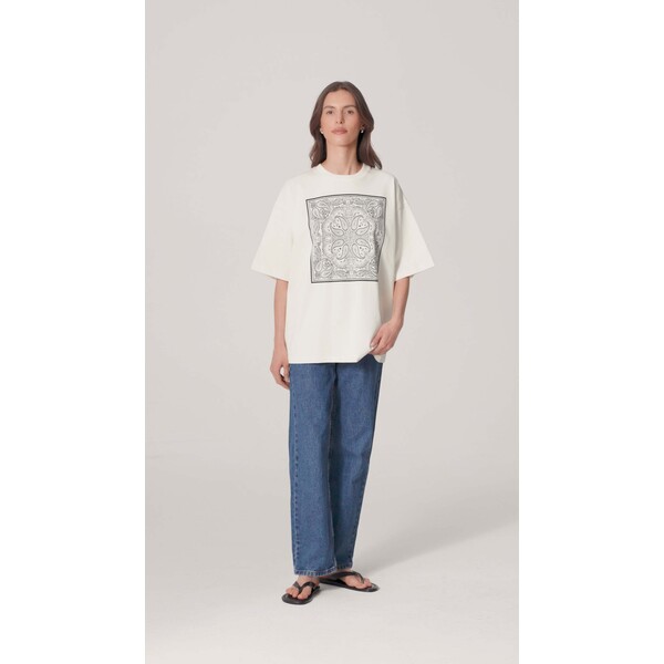 Le Brand T-shirt oversize z nadrukiem bandany w kolorze ecru - Weston weston-bandana-ecru-os