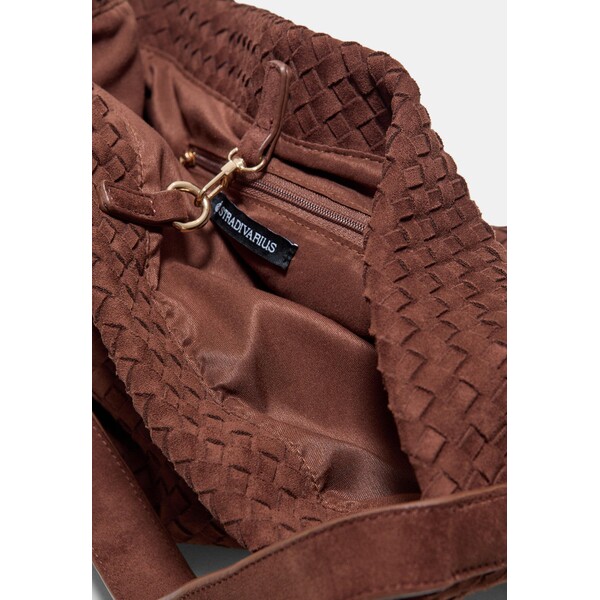 Stradivarius Pleciona torebka na ramię 03615201-400