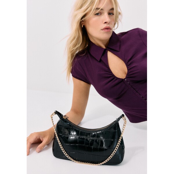 Stradivarius Mini torebka listonoszka z efektem skóry krokodyla 03632201-001