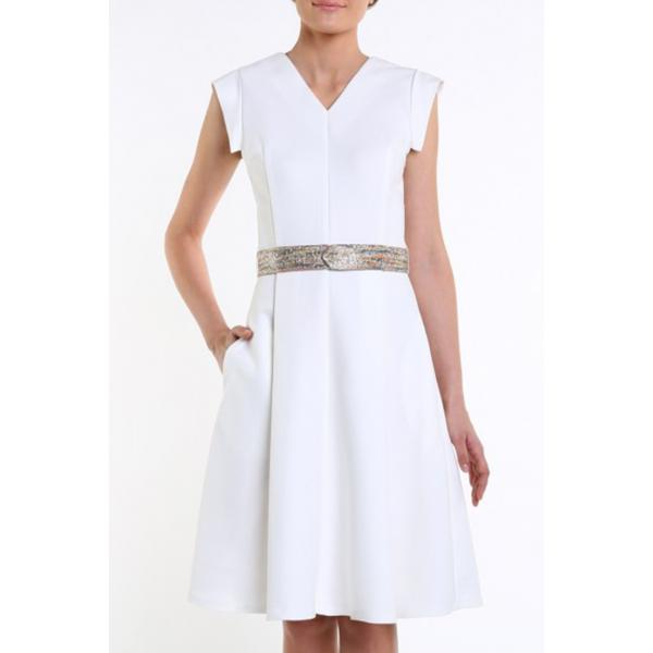 Tiffi Sukienka z ozdobnym paskiem biała