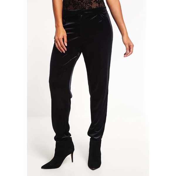 YASCLADY Spodnie materiałowe black Y0121A01U