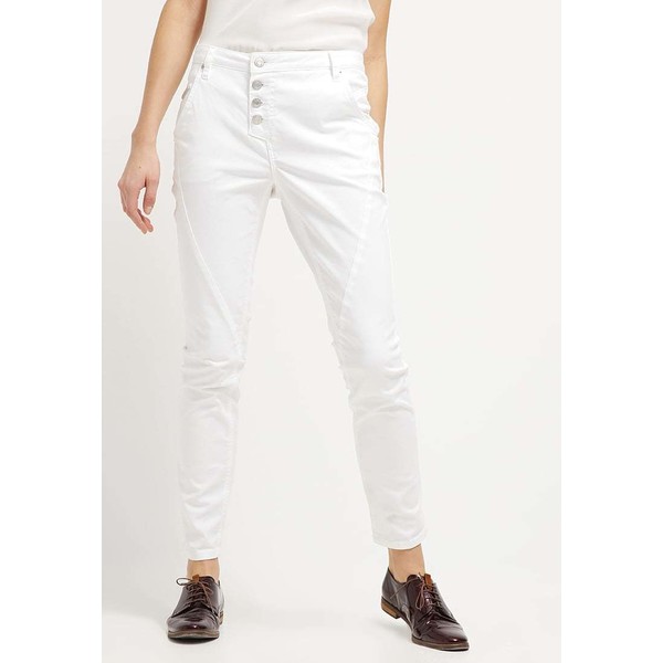 Opus LEVY Jeansy Relaxed fit white PC721N01F