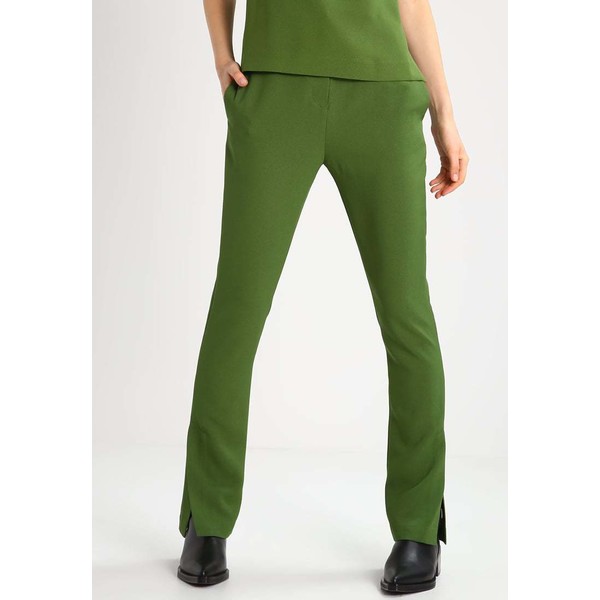 Hope MOVE Spodnie materiałowe green H4221A01C