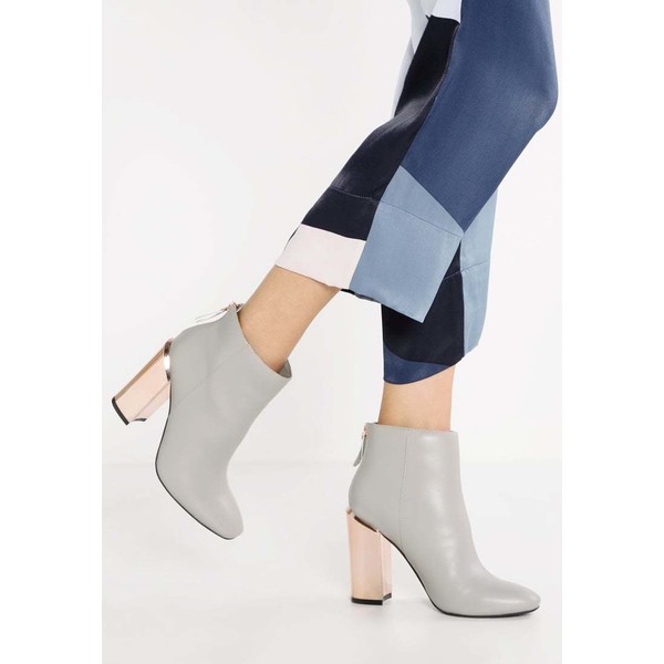 Missguided Ankle boot grey M0Q11N01B