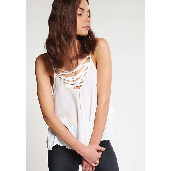 Missguided Petite Top white M0V21D00X