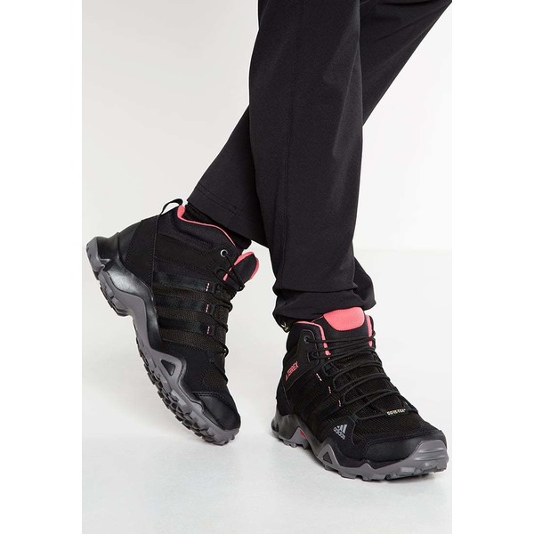 adidas Performance TERREX AX2R GTX Buty trekkingowe core black/tactile pink AD541A0YW