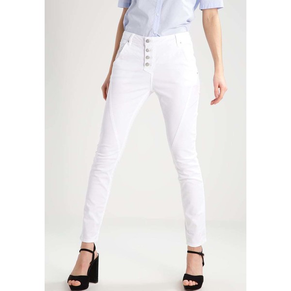 Opus LEVY Jeansy Relaxed fit white PC721N024