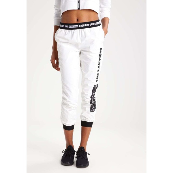 Brooklyn's Own by Rocawear Spodnie materiałowe bright white BH621AA05
