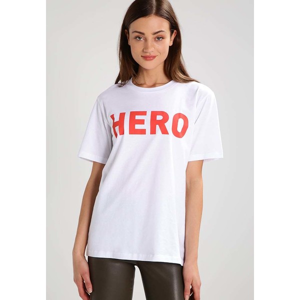 Storm & Marie HERO T-shirt z nadrukiem white SM021D00I