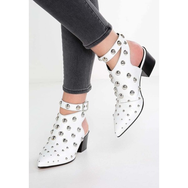 Topshop MADNESS Ankle boot white TP721M08Q