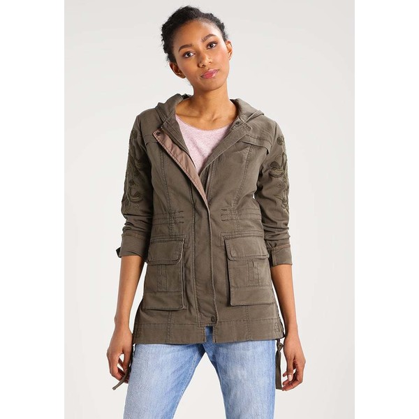 Abercrombie & Fitch Parka olive A0F21H001