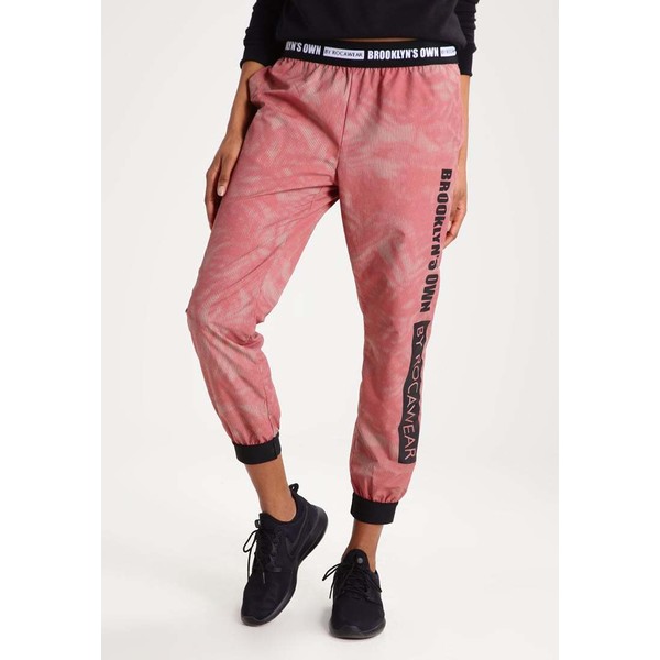Brooklyn's Own by Rocawear Spodnie materiałowe withered rose BH621AA05