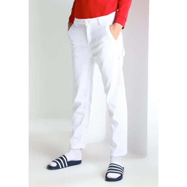 Carhartt WIP PIERCE Spodnie materiałowe white rinsed C1421A010