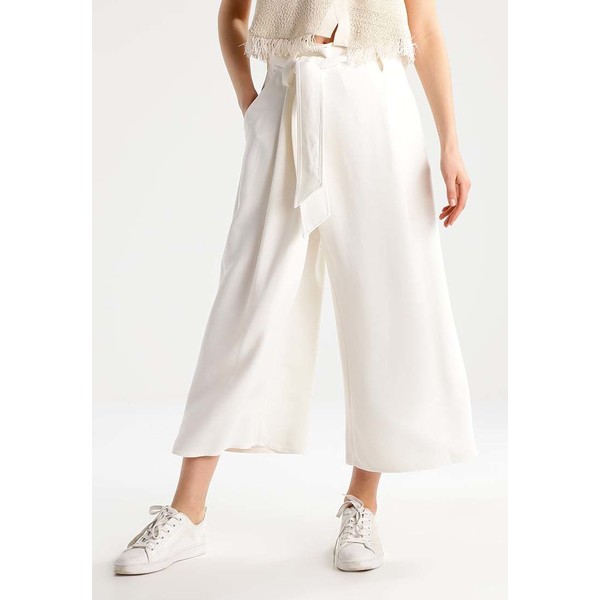 By Malene Birger SUMMER Spodnie materiałowe soft white BY121A01Z