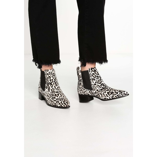 Topshop AMY-ROSE LEOPARD Ankle boot brown TP711N05L