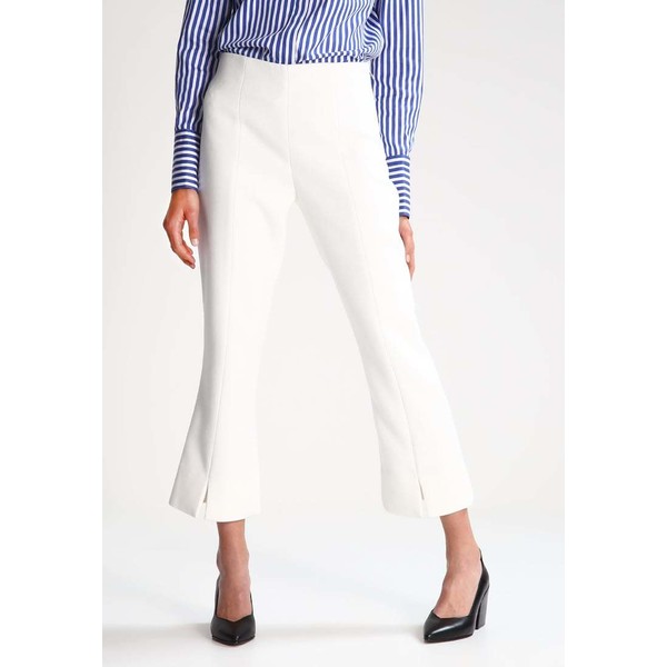 By Malene Birger GASSY Spodnie materiałowe soft white BY121A01W
