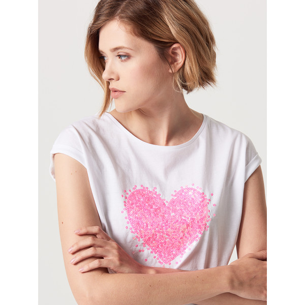 Mohito Bawełniana koszulka z nadrukiem serca RU068-00X