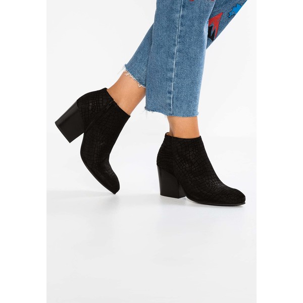 Selected Femme SFAMBER ZIP CROCO Ankle boot black SE511N012