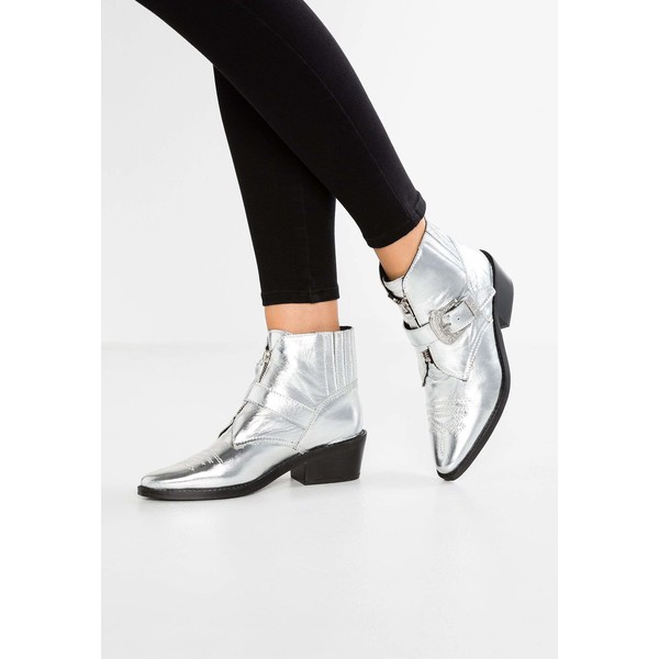 Topshop AMAZING WESTERN Ankle boot silver TP711N069